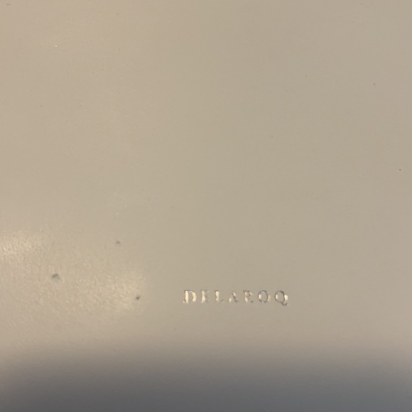 Delaroq White Crossbody Purse - Picture 7 of 7